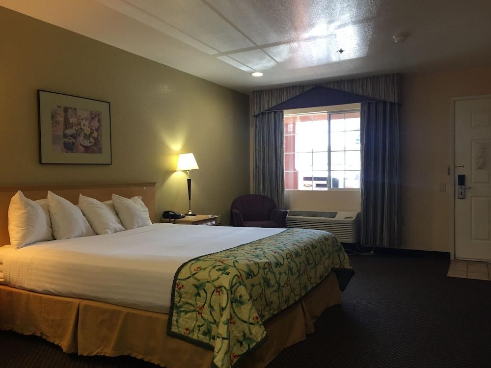 ทราเวลลอดจ์ บาย วินด์แฮม อูไคยาห์ Hotel ยูไคอาห์ ภายนอก รูปภาพ