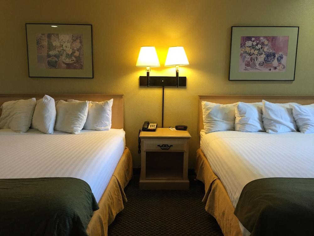 ทราเวลลอดจ์ บาย วินด์แฮม อูไคยาห์ Hotel ยูไคอาห์ ภายนอก รูปภาพ