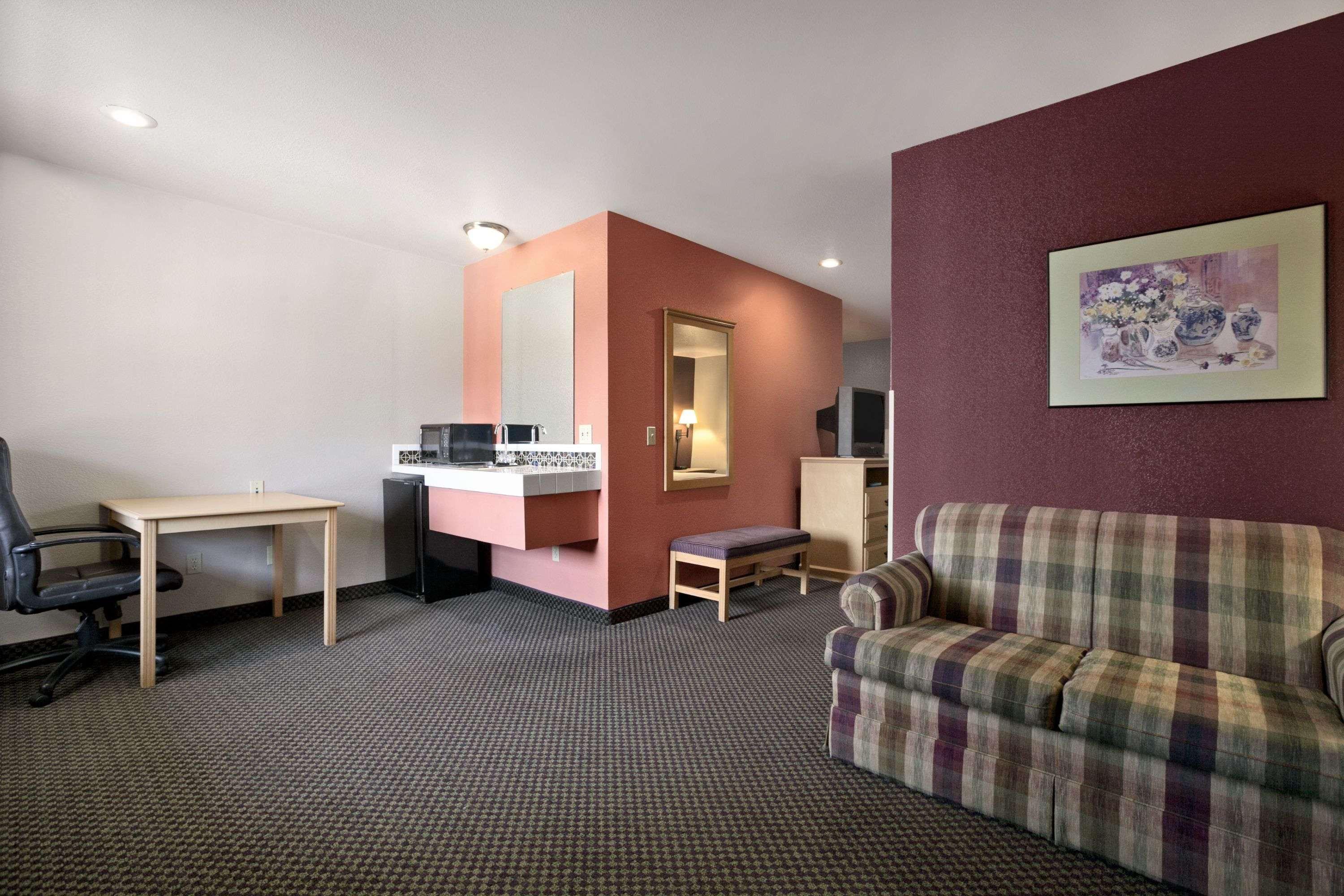 ทราเวลลอดจ์ บาย วินด์แฮม อูไคยาห์ Hotel ยูไคอาห์ ภายนอก รูปภาพ